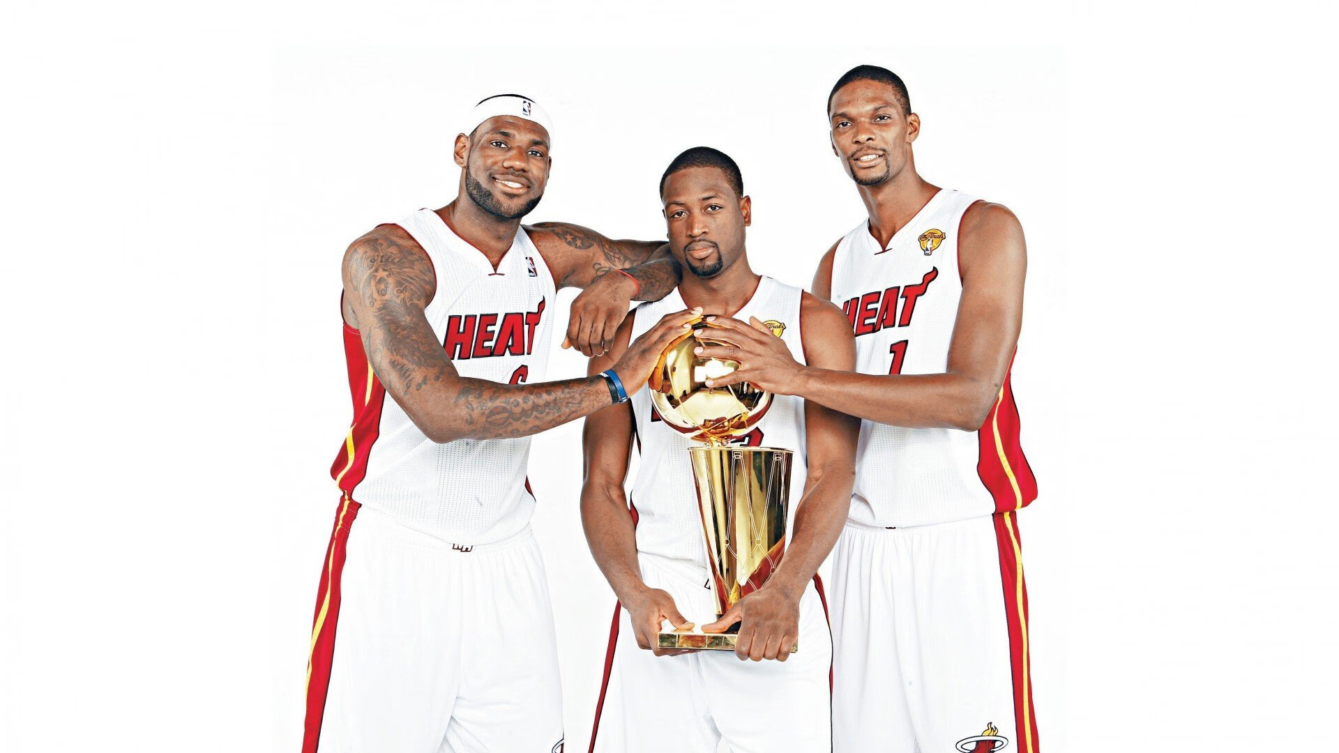 拉文爆发撕裂苍穹，篮网连续得分狂潮彻底压制新疆队